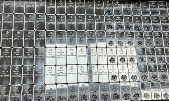 Giá bạc vọt lên đỉnh 14 năm: Làn sóng trú ẩn lên ngôi giữa bất ổn toàn cầu gia tăng- Ảnh 1. Giá bạc vọt lên đỉnh 14 năm: Làn sóng trú ẩn lên ngôi giữa bất ổn toàn cầu gia tăng- Ảnh 1.