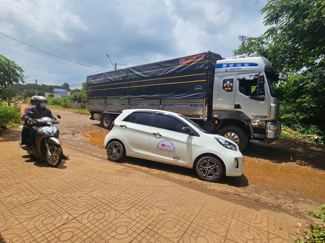 Hơn 10 năm chưa làm xong tuyến đường dài 2 km- Ảnh 6. Hơn 10 năm chưa làm xong tuyến đường dài 2 km- Ảnh 6.