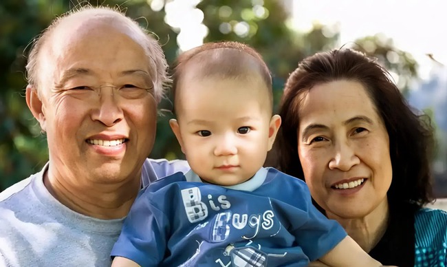 Tuổi 60, tôi nhận ra: Đừng bao giờ "bon miệng" nói 3 câu này trước mặt các cháu, hậu quả không tưởng tượng được!- Ảnh 1. Tuổi 60, tôi nhận ra: Đừng bao giờ "bon miệng" nói 3 câu này trước mặt các cháu, hậu quả không tưởng tượng được!- Ảnh 1.