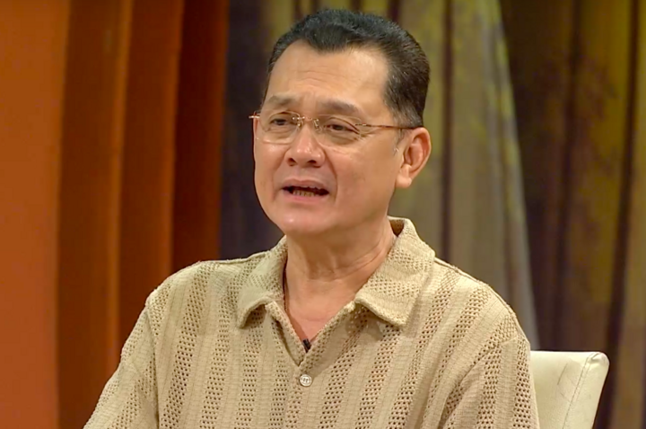 Nam NSƯT từng là công tử nhà giàu, phải đi bán báo, tấu hài nuôi mẹ- Ảnh 1. Nam NSƯT từng là công tử nhà giàu, phải đi bán báo, tấu hài nuôi mẹ- Ảnh 1.
