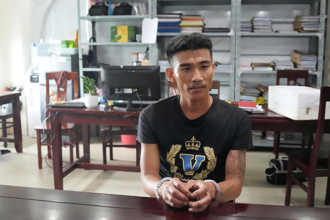 Bắt giữ xe ô tô chở 60 bánh heroin và 37 kg ma túy đá- Ảnh 2. Bắt giữ xe ô tô chở 60 bánh heroin và 37 kg ma túy đá- Ảnh 2.