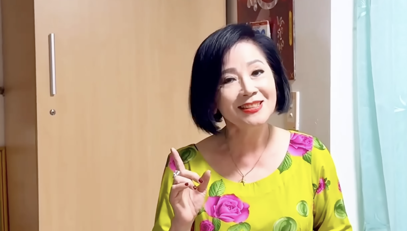 Hoa khôi cải lương có 7, 8 người hầu: "Chị Thẩm Thúy Hằng cũng thua tôi"- Ảnh 2. Hoa khôi cải lương có 7, 8 người hầu: "Chị Thẩm Thúy Hằng cũng thua tôi"- Ảnh 2.