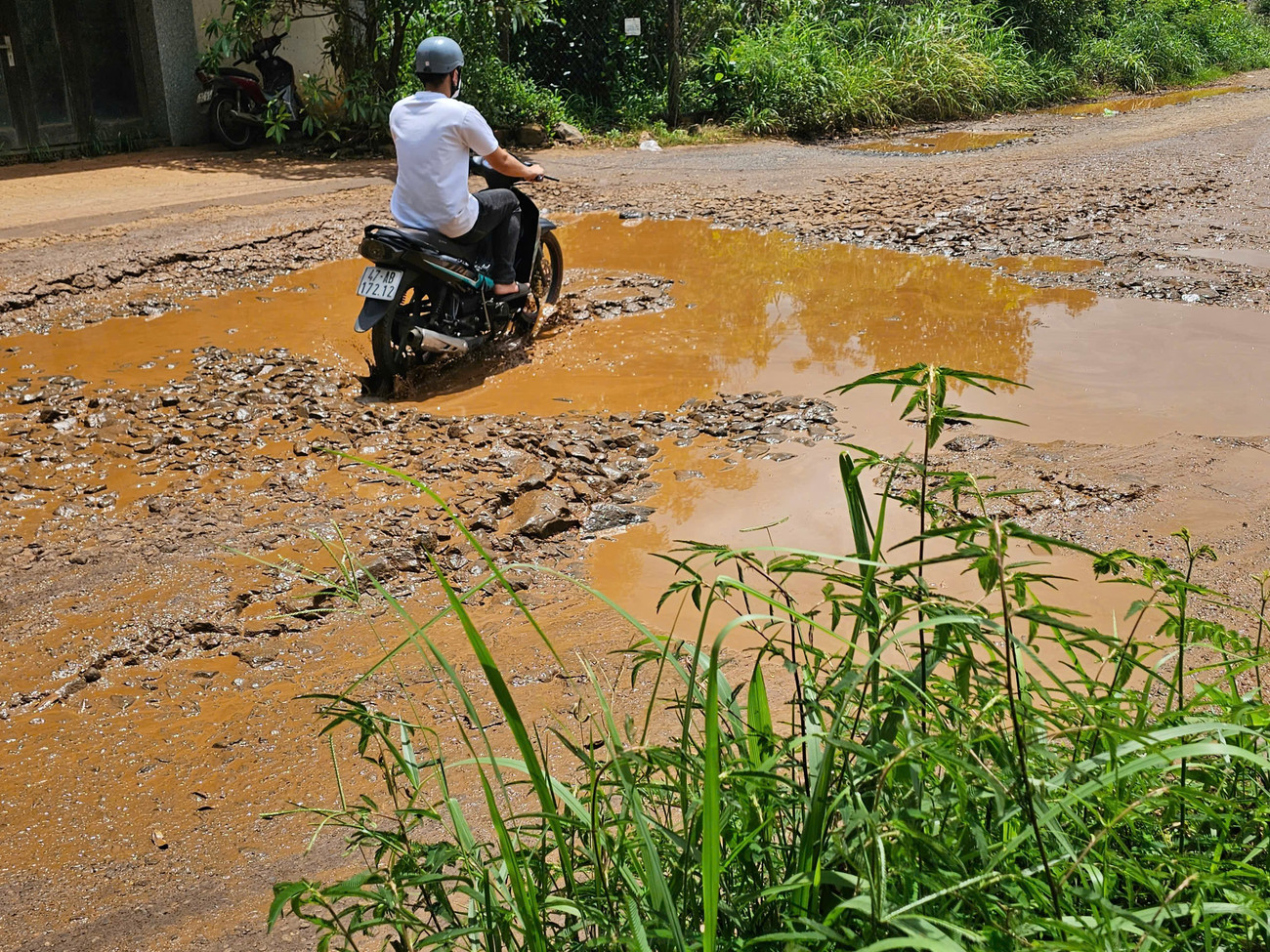 Hơn 10 năm chưa làm xong tuyến đường dài 2 km- Ảnh 8. Hơn 10 năm chưa làm xong tuyến đường dài 2 km- Ảnh 8.