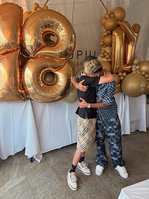 Lamine Yamal vung tiền mừng sinh nhật tuổi 18: Tiệc du thuyền ngày đêm, khoe kim cương chục tỷ, Barcelona lo 