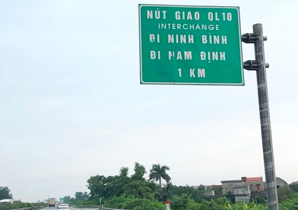 Cao tốc Bắc Nam có nhiều biển báo chỉ đến địa danh không còn tồn tại- Ảnh 3. Cao tốc Bắc Nam có nhiều biển báo chỉ đến địa danh không còn tồn tại- Ảnh 3.