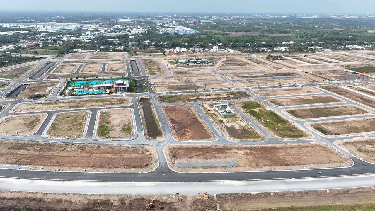 Thị trường đất nền phía Nam tăng mạnh- Ảnh 1. Thị trường đất nền phía Nam tăng mạnh- Ảnh 1.
