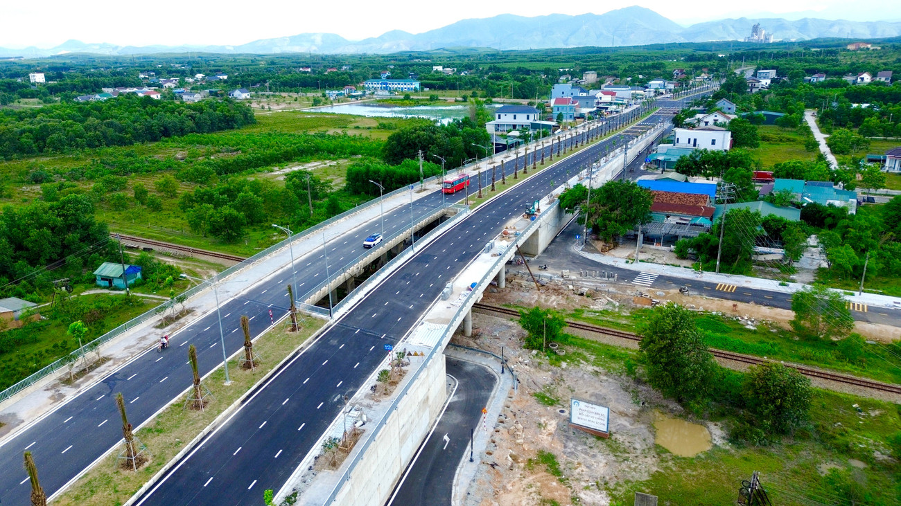 Cận cảnh tuyến đường hơn 750 tỷ đồng thi công ì ạch 13 năm- Ảnh 3. Cận cảnh tuyến đường hơn 750 tỷ đồng thi công ì ạch 13 năm- Ảnh 3.