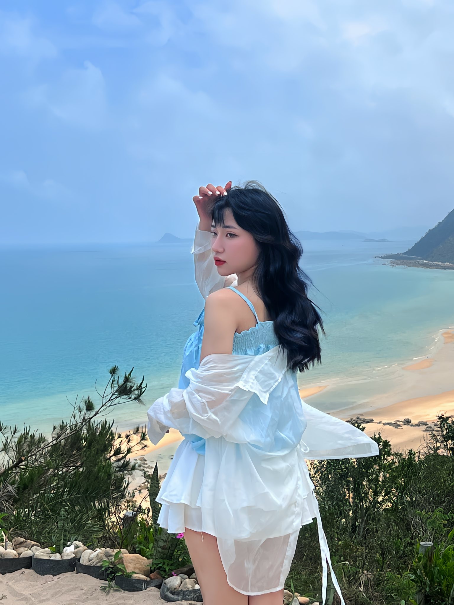 "Nam thần" U23 Việt Nam lên xe hoa cùng hot girl tốt nghiệp xuất sắc NEU, visual cô dâu chú rể gây sốt- Ảnh 10. "Nam thần" U23 Việt Nam lên xe hoa cùng hot girl tốt nghiệp xuất sắc NEU, visual cô dâu chú rể gây sốt- Ảnh 10.