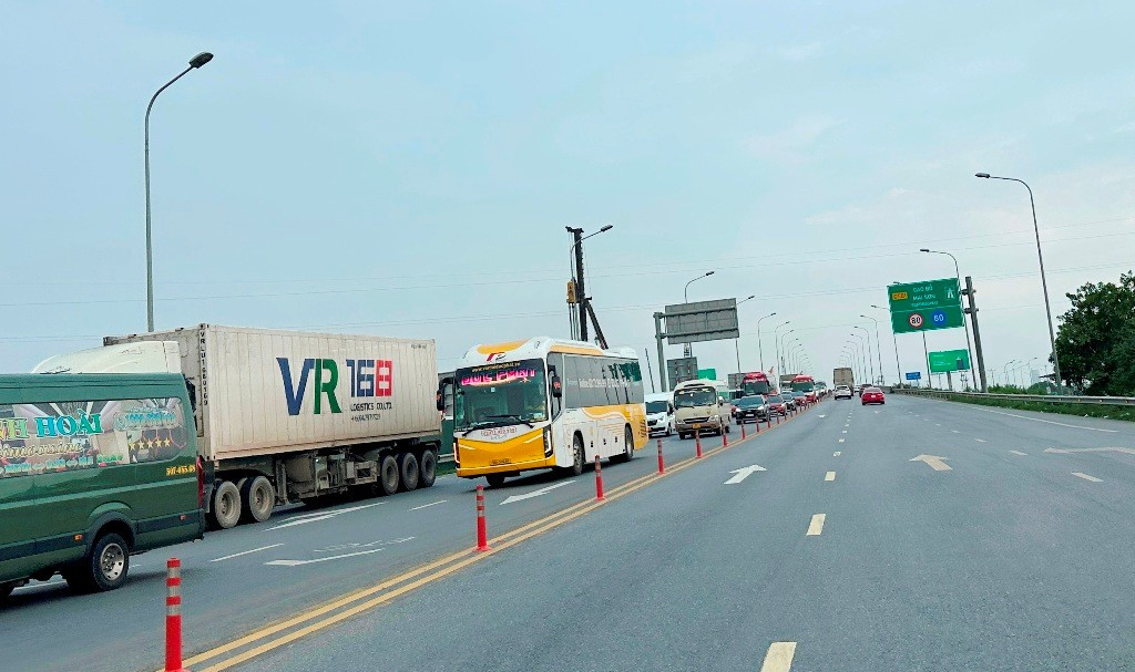 Cao tốc Bắc Nam có nhiều biển báo chỉ đến địa danh không còn tồn tại- Ảnh 8. Cao tốc Bắc Nam có nhiều biển báo chỉ đến địa danh không còn tồn tại- Ảnh 8.