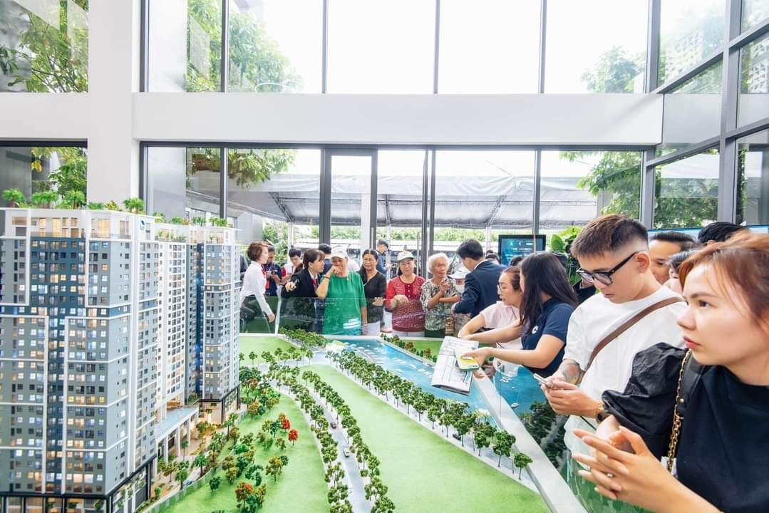 TPHCM: Dự án thương mại 'cháy hàng', nhà ở xã hội vượt tầm tay- Ảnh 2. TPHCM: Dự án thương mại 'cháy hàng', nhà ở xã hội vượt tầm tay- Ảnh 2.