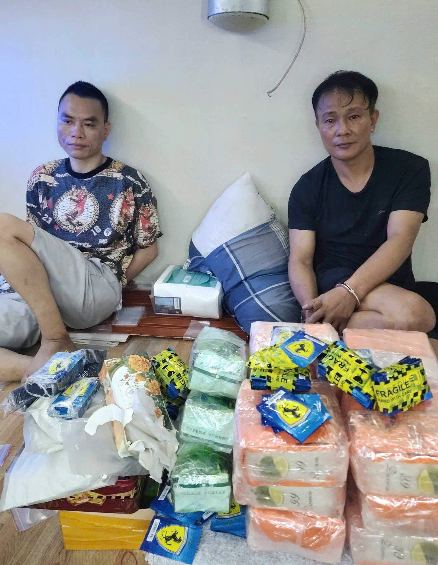 Khám xét nhiều nơi, bắt bà trùm Bùi Thị Thanh Thuỷ- Ảnh 1. Khám xét nhiều nơi, bắt bà trùm Bùi Thị Thanh Thuỷ- Ảnh 1.