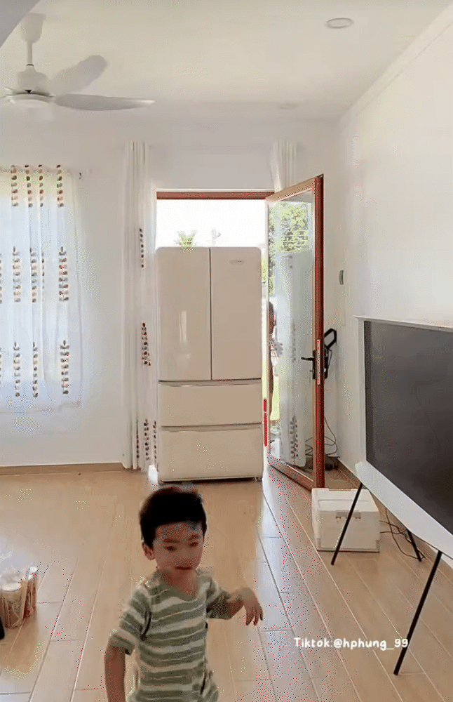 Bỏ phố về quê, cô gái 26 tuổi xây nhà vườn hơn 120m2, dân tình soi ngay một món đồ trong bếp, nặng hơn 100kg mà đẩy đi đẩy lại ngon lành- Ảnh 13. Bỏ phố về quê, cô gái 26 tuổi xây nhà vườn hơn 120m2, dân tình soi ngay một món đồ trong bếp, nặng hơn 100kg mà đẩy đi đẩy lại ngon lành- Ảnh 13.