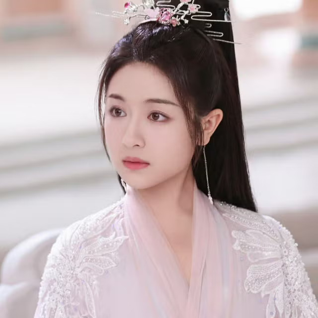 Từng bị chê là "thảm họa visual" phim cổ trang, cô gái lột xác ngoạn mục thành đại mỹ nhân tài sắc vẹn toàn hot nhất lúc này- Ảnh 9. Từng bị chê là "thảm họa visual" phim cổ trang, cô gái lột xác ngoạn mục thành đại mỹ nhân tài sắc vẹn toàn hot nhất lúc này- Ảnh 9.
