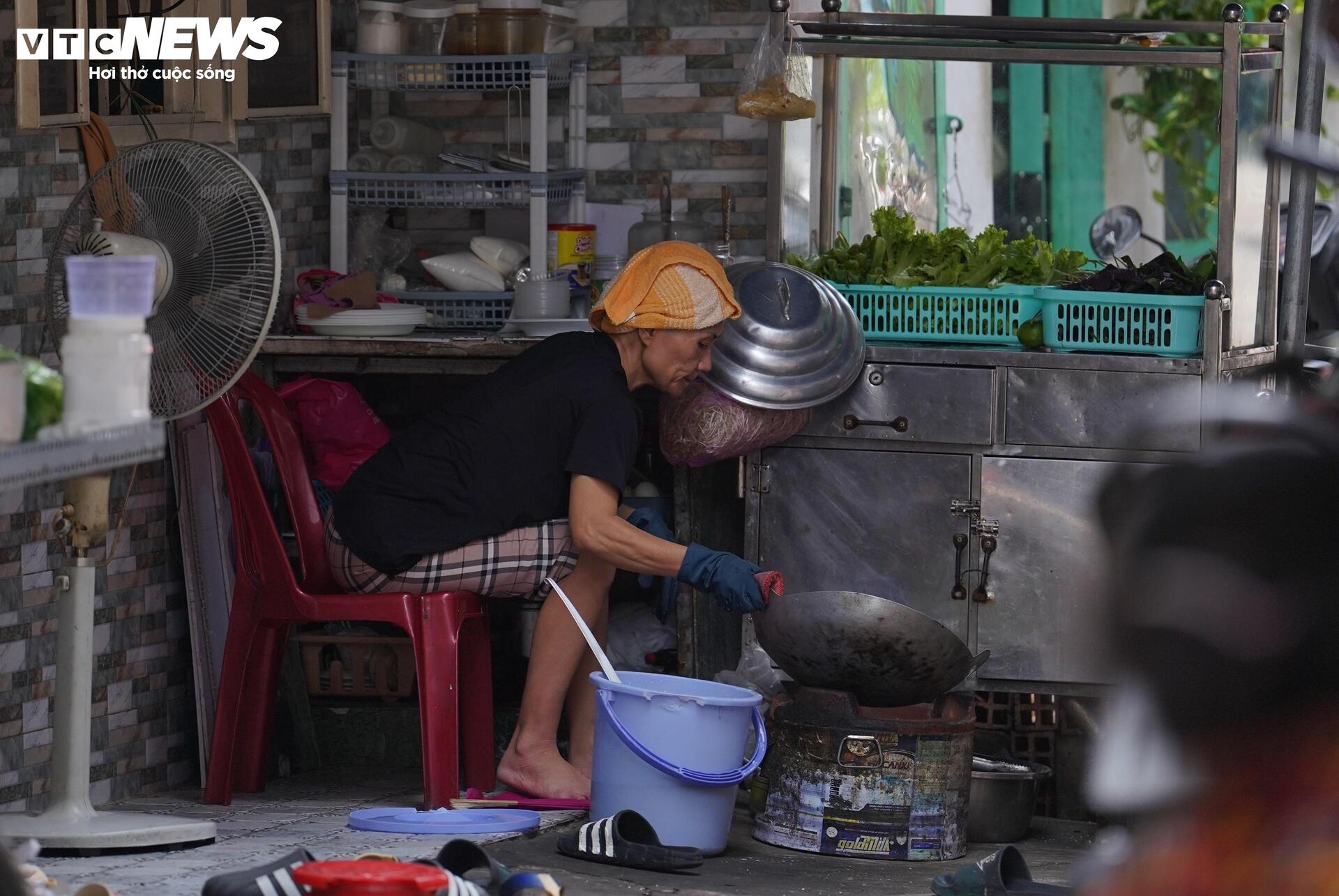 Cận cảnh khu phố siêu nhỏ, bít bùng không lối thoát ở trung tâm TP.HCM- Ảnh 11. Cận cảnh khu phố siêu nhỏ, bít bùng không lối thoát ở trung tâm TP.HCM- Ảnh 11.