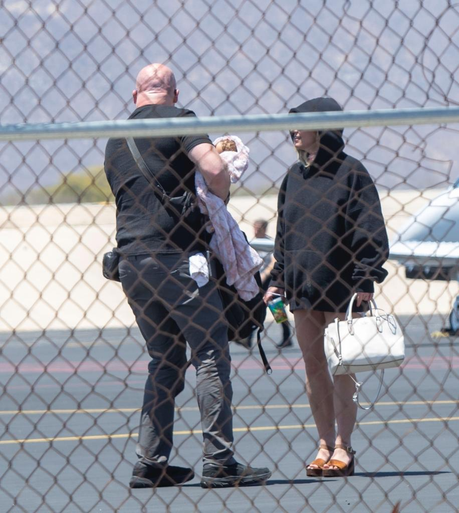 Britney Spears gây sốc khi công khai có con gái?- Ảnh 2. Britney Spears gây sốc khi công khai có con gái?- Ảnh 2.