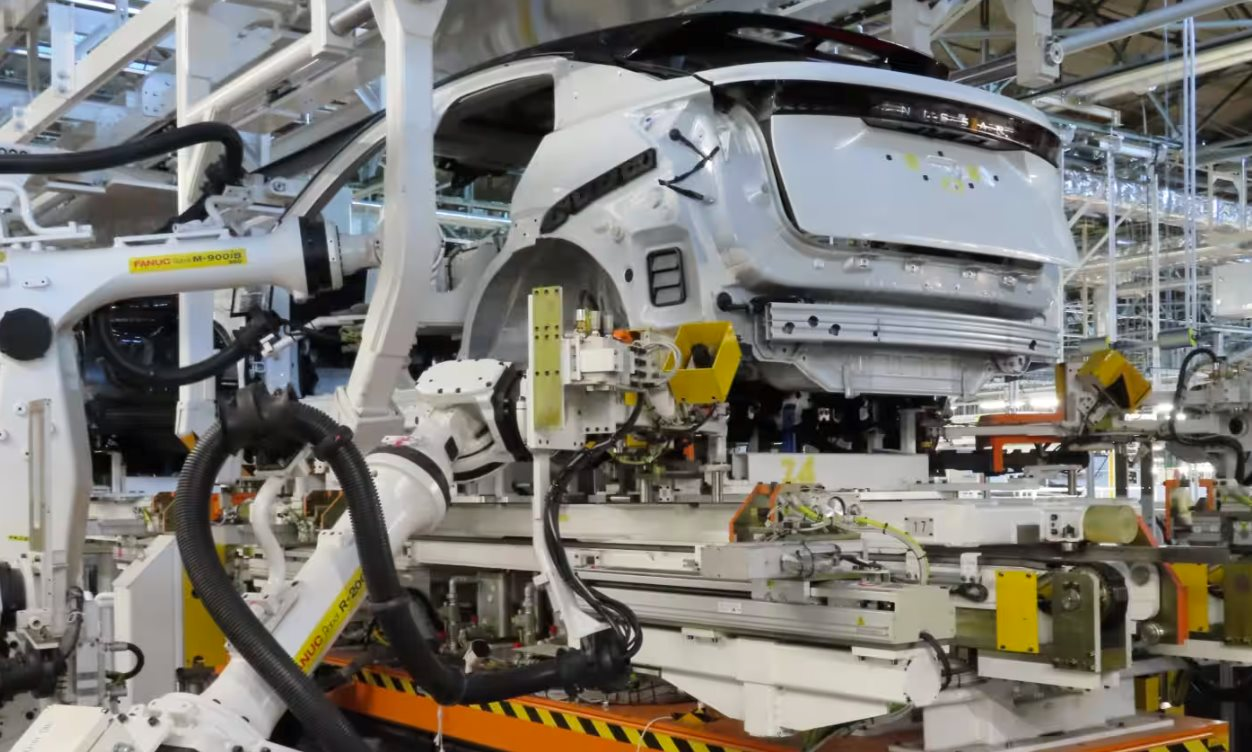 Nhà cung cấp cấp 1 của Nissan phá sản: Thuế quan là 'giọt nước tràn ly', hiện nợ 5 tỷ USD- Ảnh 2. Nhà cung cấp cấp 1 của Nissan phá sản: Thuế quan là 'giọt nước tràn ly', hiện nợ 5 tỷ USD- Ảnh 2.