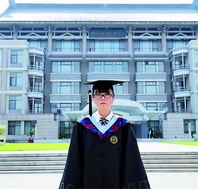 Nền kinh tế thứ 2 thế giới có ngành học cô đơn nhất: ĐH hàng đầu nhưng 9 năm cũng chỉ tuyển được 6 sinh viên, ảnh tốt nghiệp cả khoa chỉ có 1 người- Ảnh 1. Nền kinh tế thứ 2 thế giới có ngành học cô đơn nhất: ĐH hàng đầu nhưng 9 năm cũng chỉ tuyển được 6 sinh viên, ảnh tốt nghiệp cả khoa chỉ có 1 người- Ảnh 1.