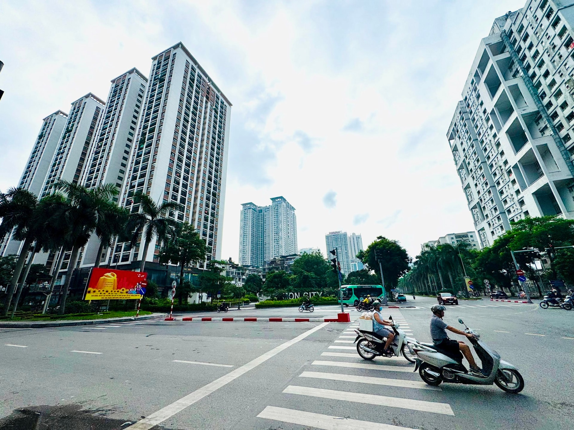 Giá căn hộ sơ cấp và thứ cấp tại Hà Nội cùng nhau tăng- Ảnh 1. Giá căn hộ sơ cấp và thứ cấp tại Hà Nội cùng nhau tăng- Ảnh 1.