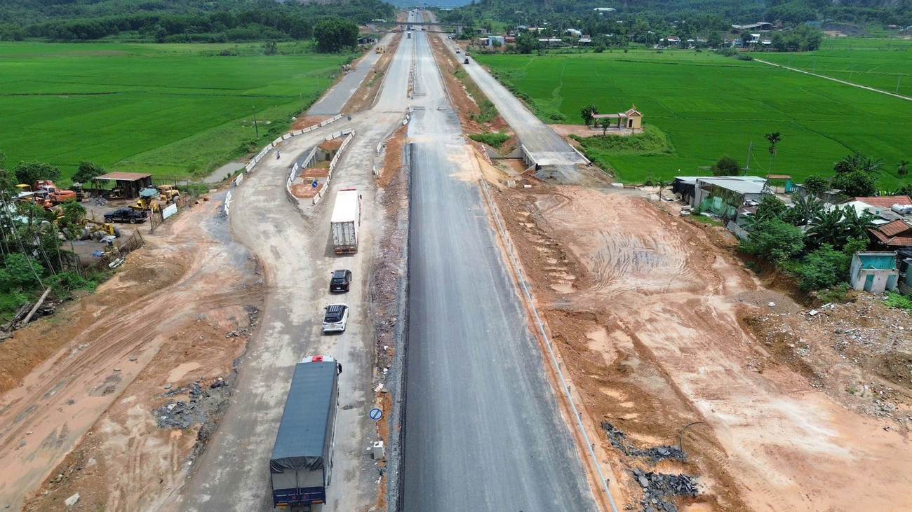 Nhà dân Đà Nẵng nứt nẻ do quá trình thi công đường cao tốc- Ảnh 3.