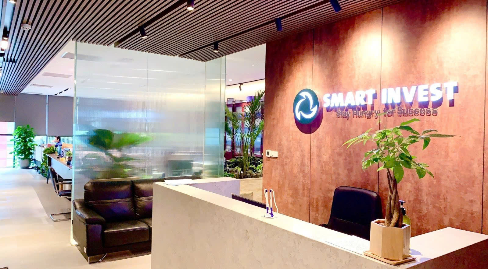 Chứng khoán SmartInvest bị phạt do không báo cáo giao dịch cổ phiếu DST- Ảnh 1. Chứng khoán SmartInvest bị phạt do không báo cáo giao dịch cổ phiếu DST- Ảnh 1.