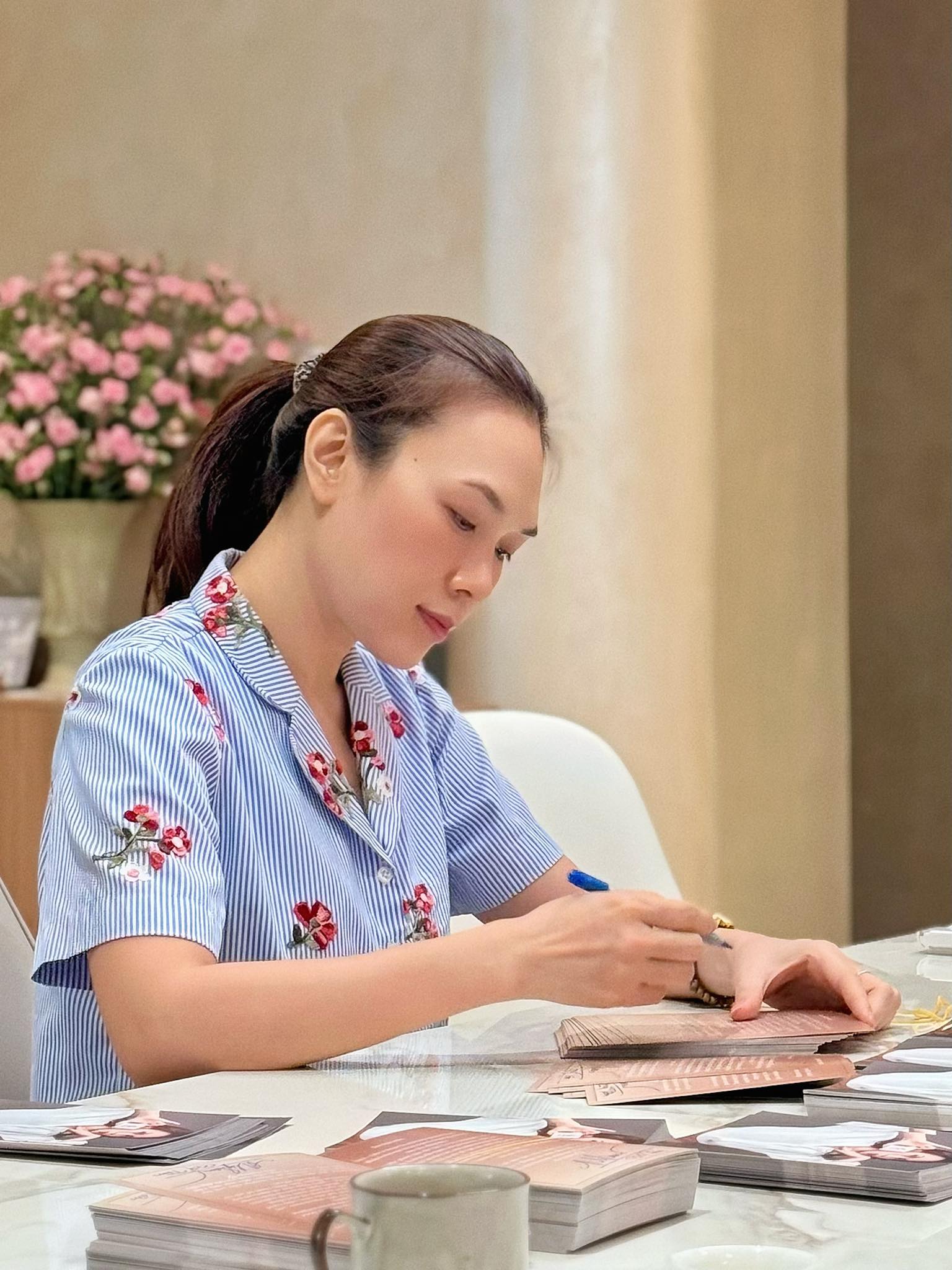 Loại rau chống già Mỹ Tâm rất chăm ăn để eo thon, da mướt collagen: Tuổi 44 chỉ là con số nhờ 1 thực phẩm chợ Việt nào cũng có- Ảnh 5. Loại rau chống già Mỹ Tâm rất chăm ăn để eo thon, da mướt collagen: Tuổi 44 chỉ là con số nhờ 1 thực phẩm chợ Việt nào cũng có- Ảnh 5.