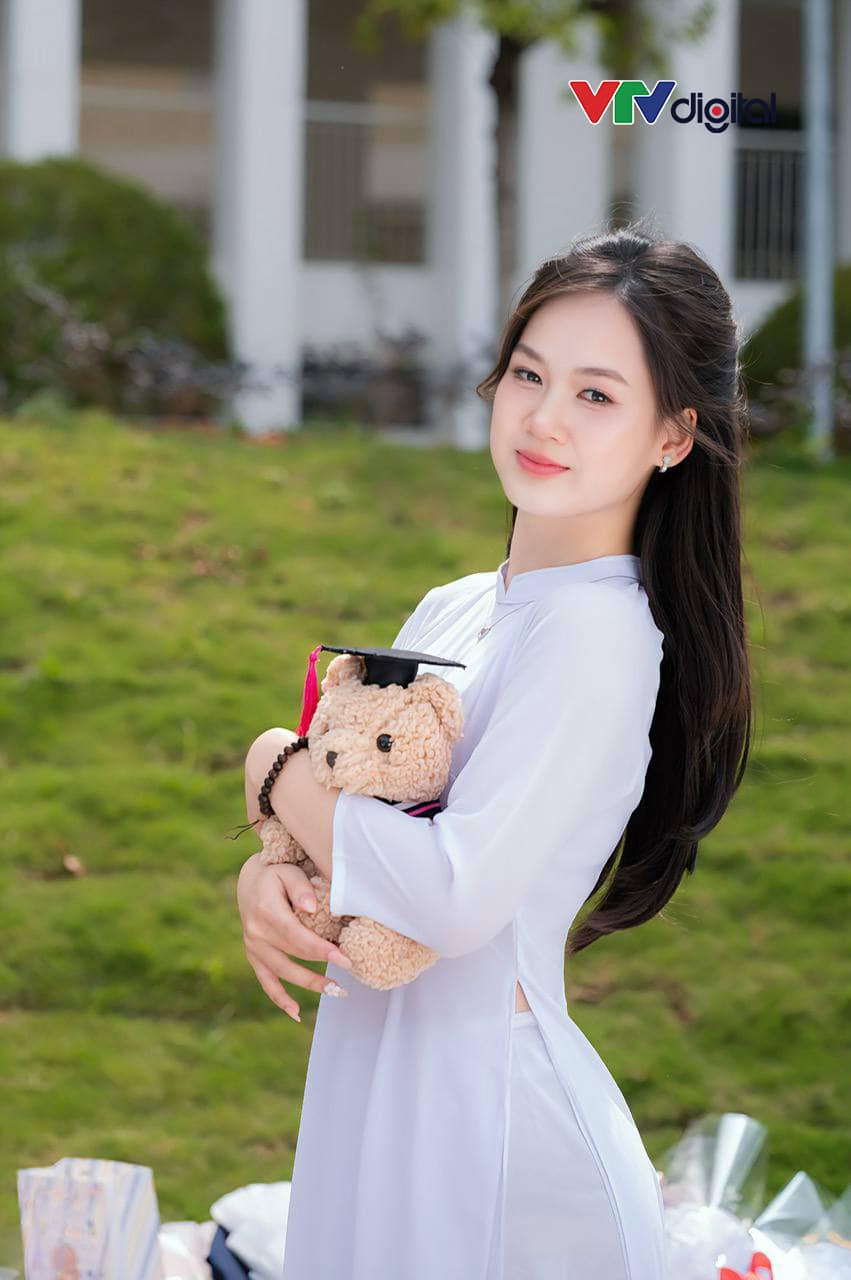 Nữ sinh Phú Thọ là 1 trong 9 thủ khoa đạt 30/30: Lớp trưởng Chuyên Hóa "tài sắc vẹn toàn", điểm GPA lớp 12 đạt 9,5- Ảnh 2.