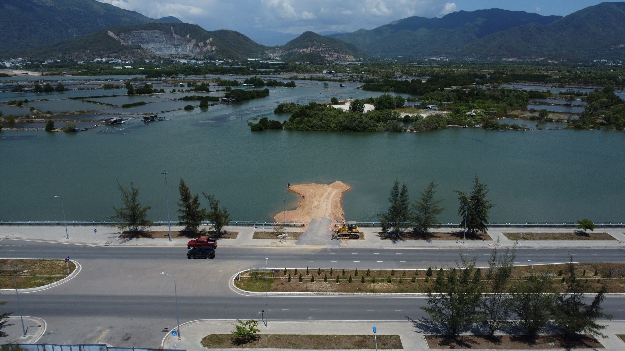 Thông tin mới vụ lấp sông Quán Trường Nha Trang- Ảnh 2. Thông tin mới vụ lấp sông Quán Trường Nha Trang- Ảnh 2.