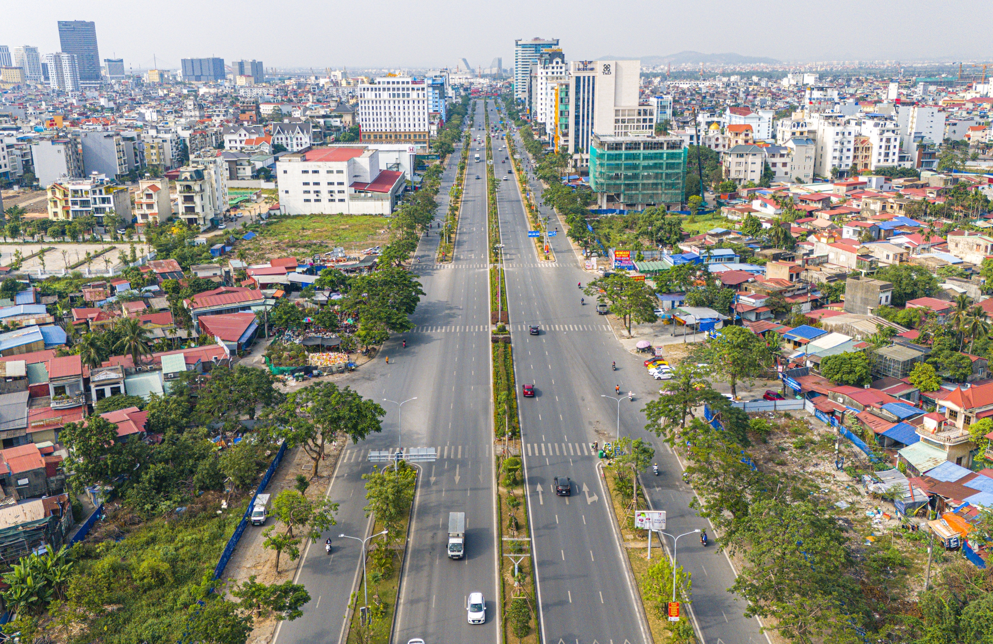 Tập đoàn Vingroup bất ngờ rót 7,5 tỷ USD vào Hải Phòng, chiếm gần 50% dòng vốn đầu tư mới của toàn thành phố, những dự án “khủng” nào sắp được triển khai?- Ảnh 1. Tập đoàn Vingroup bất ngờ rót 7,5 tỷ USD vào Hải Phòng, chiếm gần 50% dòng vốn đầu tư mới của toàn thành phố, những dự án “khủng” nào sắp được triển khai?- Ảnh 1.