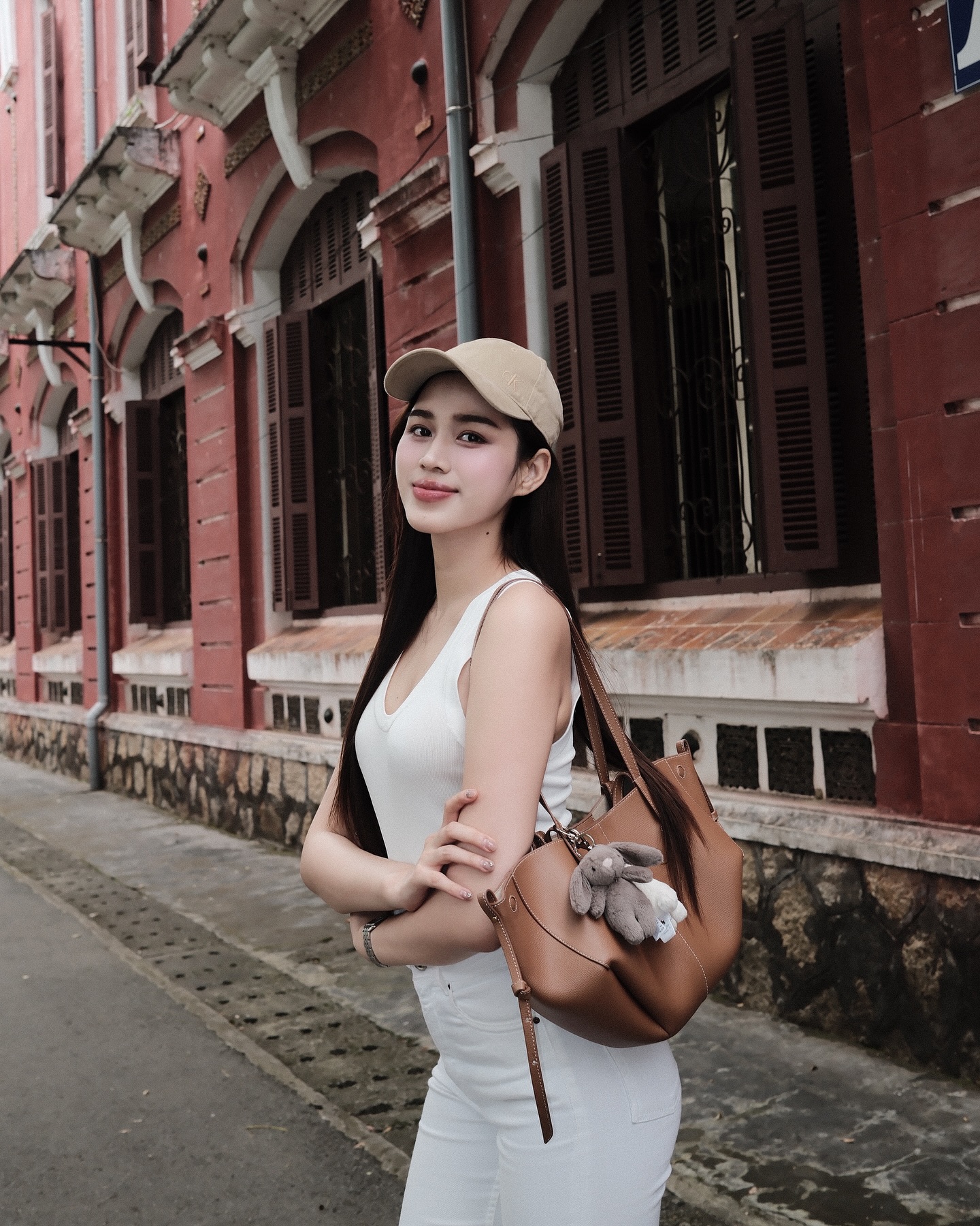 Thường xuyên làm những việc này, Hoa hậu Đỗ Hà được netizen nhận xét: Chuẩn các dấu hiệu nhận diện dâu hào môn- Ảnh 3. Thường xuyên làm những việc này, Hoa hậu Đỗ Hà được netizen nhận xét: Chuẩn các dấu hiệu nhận diện dâu hào môn- Ảnh 3.
