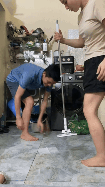 Cuộc sống trong phòng trọ 18m2 ở Hà Nội của đôi vợ chồng mỗi người có 1 chân- Ảnh 2. Cuộc sống trong phòng trọ 18m2 ở Hà Nội của đôi vợ chồng mỗi người có 1 chân- Ảnh 2.