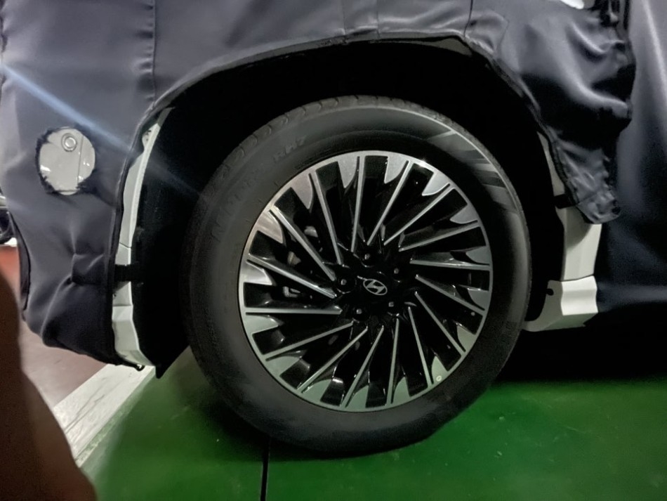 'Bắt gặp' Hyundai Custin facelift: Trông bề thế hơn nhờ lấy nét của Palisade, địa điểm xuất hiện gây bất ngờ- Ảnh 8. 'Bắt gặp' Hyundai Custin facelift: Trông bề thế hơn nhờ lấy nét của Palisade, địa điểm xuất hiện gây bất ngờ- Ảnh 8.