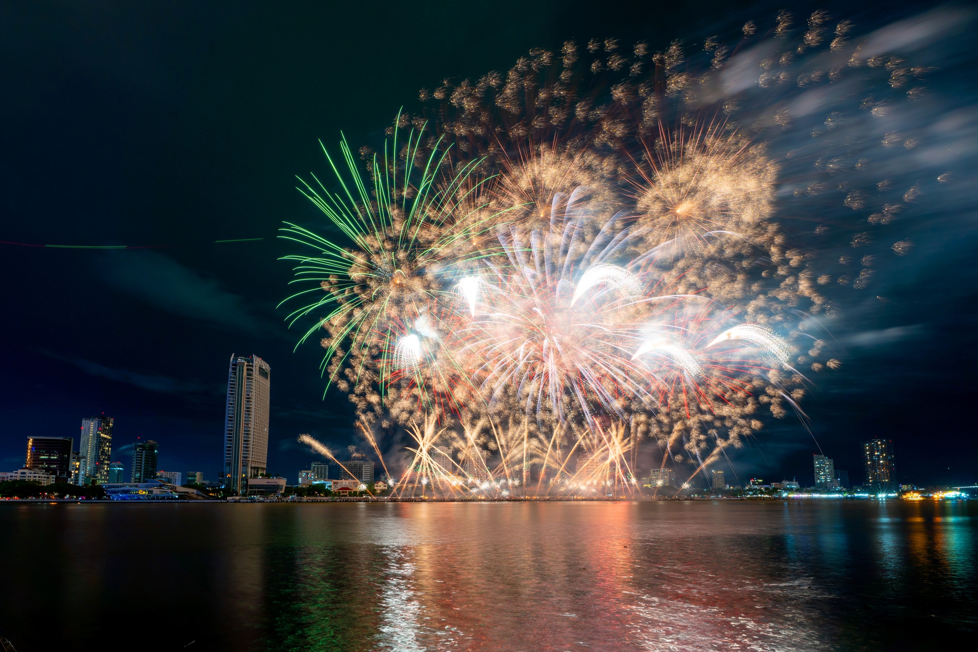 Hai dự án 21.000 tỷ đồng ở TP lớn nhất Việt Nam: Sẽ kiến tạo nên "kỳ tích sông Hàn" ở Đông Nam Á?- Ảnh 2.