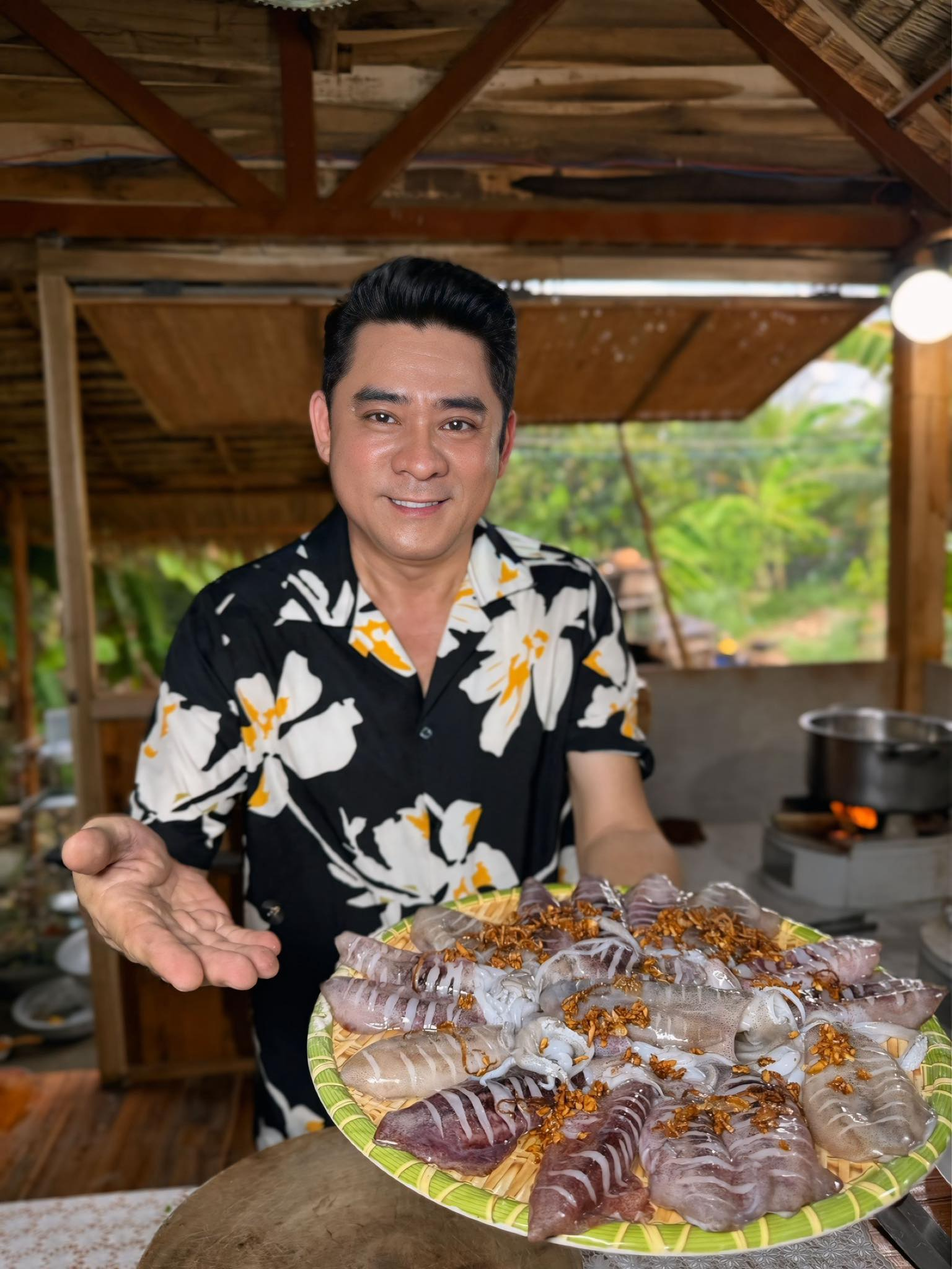 Tài tử 57 tuổi Huỳnh Anh Tuấn bị đột quỵ khi đang đi quay, tạm thời không xuất hiện trên MXH- Ảnh 2. Tài tử 57 tuổi Huỳnh Anh Tuấn bị đột quỵ khi đang đi quay, tạm thời không xuất hiện trên MXH- Ảnh 2.