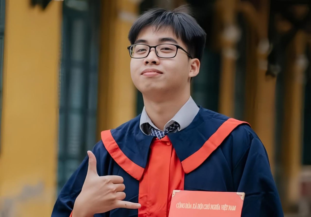 KHÔNG TIN NỔI: Thủ khoa "kép" khiến MXH trầm trồ cả hôm nay hoá ra ẵm tới 5 danh hiệu thủ khoa toàn quốc!- Ảnh 1. KHÔNG TIN NỔI: Thủ khoa "kép" khiến MXH trầm trồ cả hôm nay hoá ra ẵm tới 5 danh hiệu thủ khoa toàn quốc!- Ảnh 1.