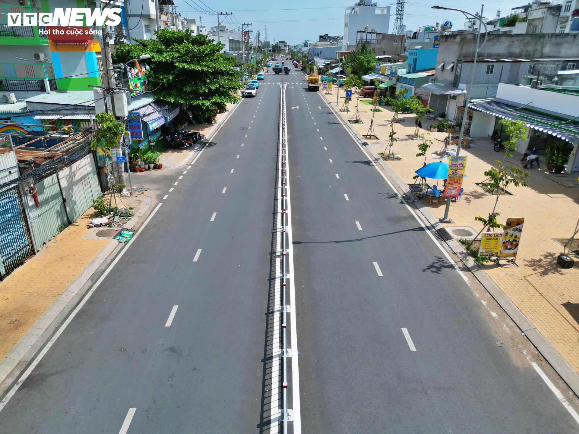Rạch chống ngập thành đường sau 4 năm cải tạo ở TP.HCM- Ảnh 5. Rạch chống ngập thành đường sau 4 năm cải tạo ở TP.HCM- Ảnh 5.