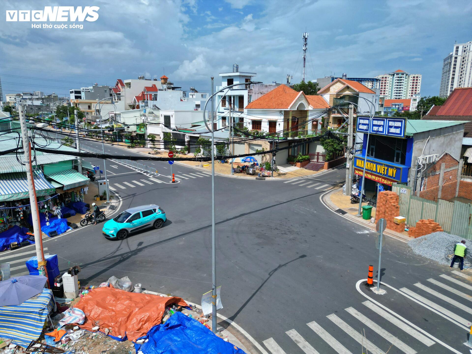 Rạch chống ngập thành đường sau 4 năm cải tạo ở TP.HCM- Ảnh 4. Rạch chống ngập thành đường sau 4 năm cải tạo ở TP.HCM- Ảnh 4.
