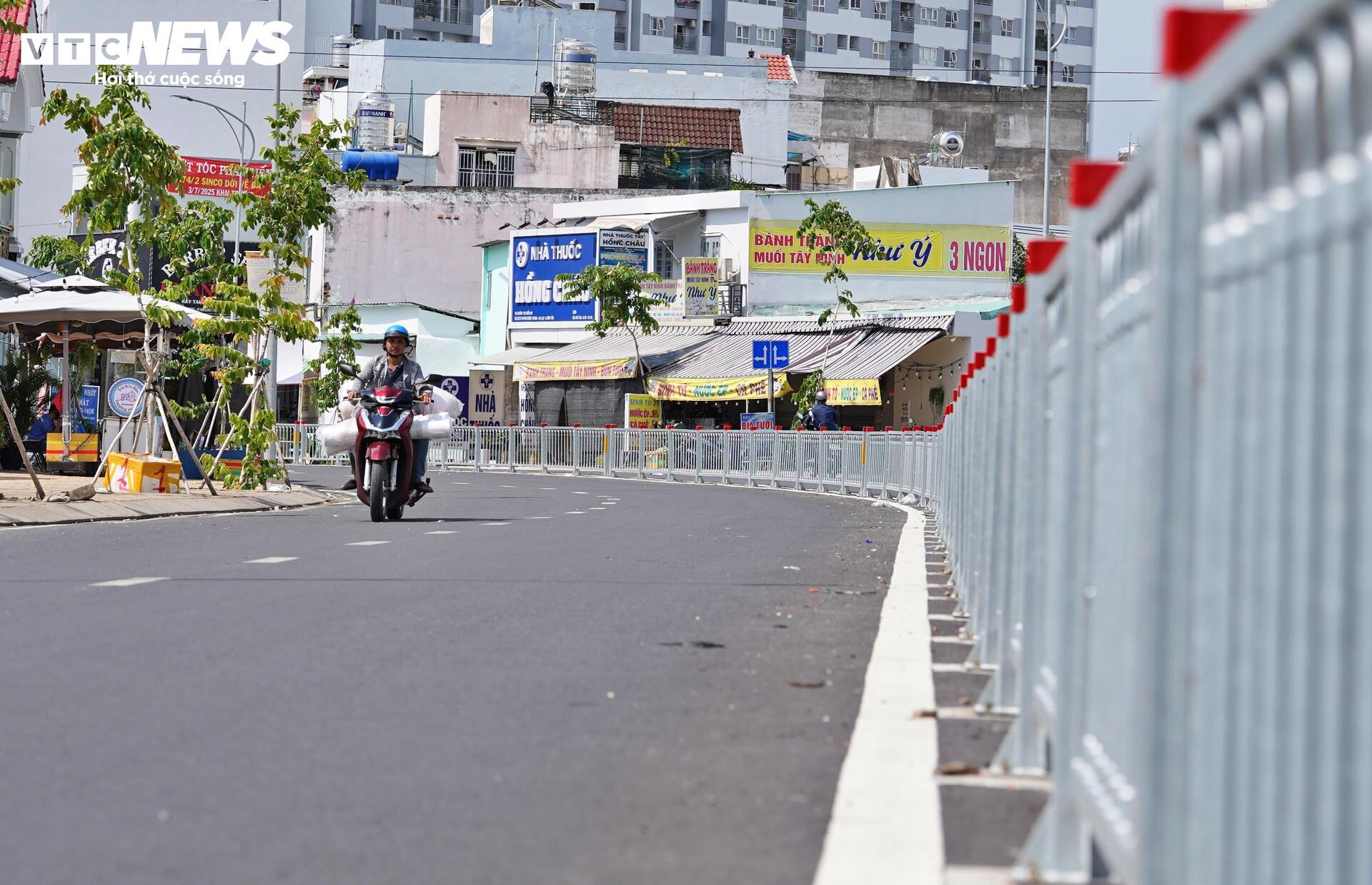 Rạch chống ngập thành đường sau 4 năm cải tạo ở TP.HCM- Ảnh 14. Rạch chống ngập thành đường sau 4 năm cải tạo ở TP.HCM- Ảnh 14.