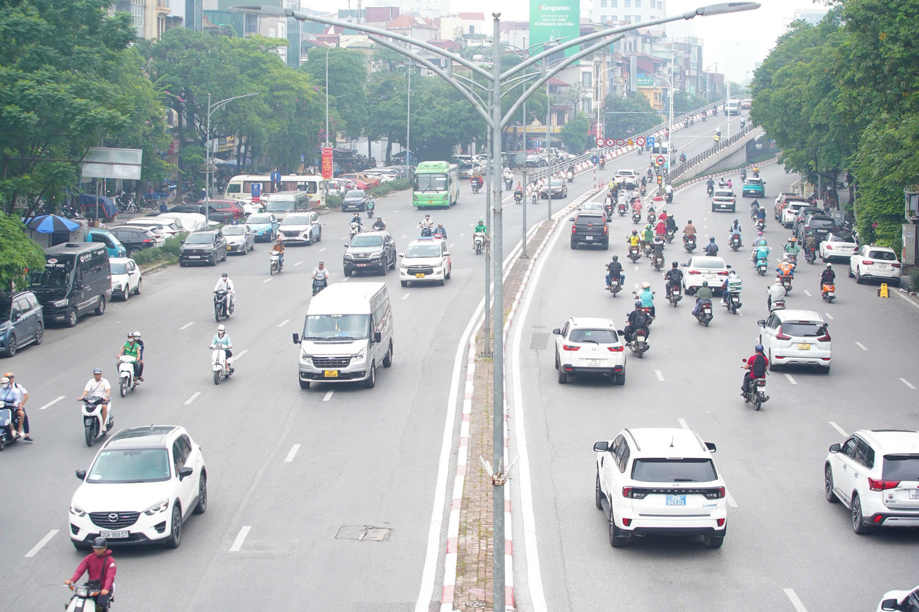 Hiện trạng giao thông vành đai 1 Hà Nội sắp cấm xe máy chạy xăng- Ảnh 1. Hiện trạng giao thông vành đai 1 Hà Nội sắp cấm xe máy chạy xăng- Ảnh 1.