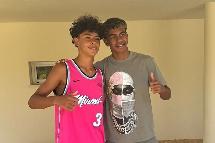 Con trai Ronaldo làm dậy sóng cõi mạng với phát ngôn: Con trai Ronaldo làm dậy sóng cõi mạng với phát ngôn:
