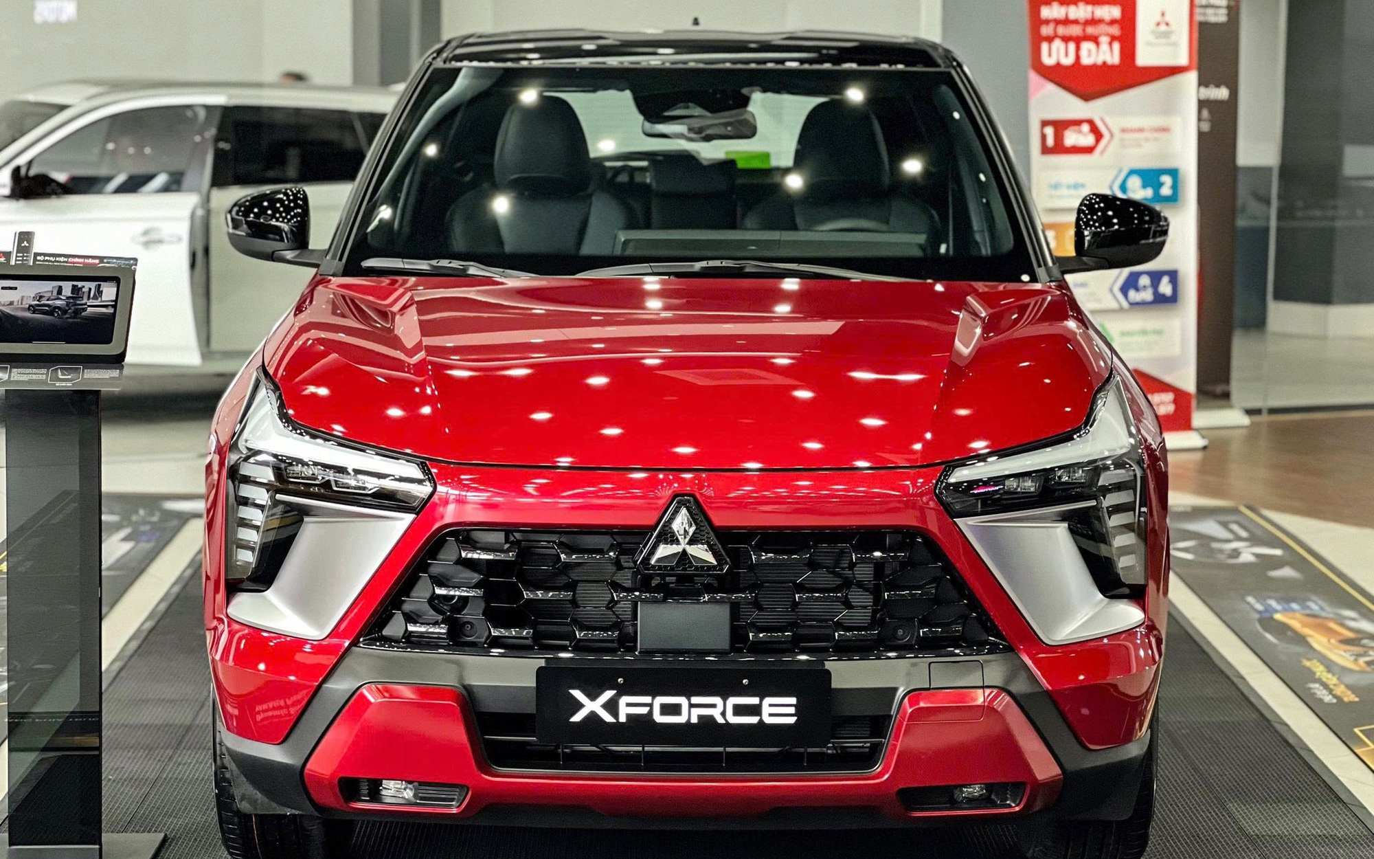 Mitsubishi Xforce giành lại ngôi vua doanh số phân khúc tại Việt Nam sau khuyến mại khủng và hết khan hàng- Ảnh 1. Mitsubishi Xforce giành lại ngôi vua doanh số phân khúc tại Việt Nam sau khuyến mại khủng và hết khan hàng- Ảnh 1.