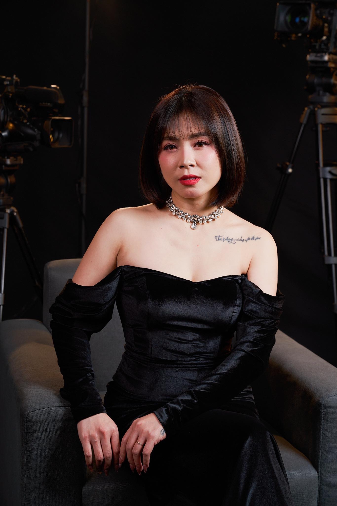 MC Hoàng Linh xin lỗi, nói lý do im lặng sau khi bị "bóc" quảng cáo sữa giả- Ảnh 1.