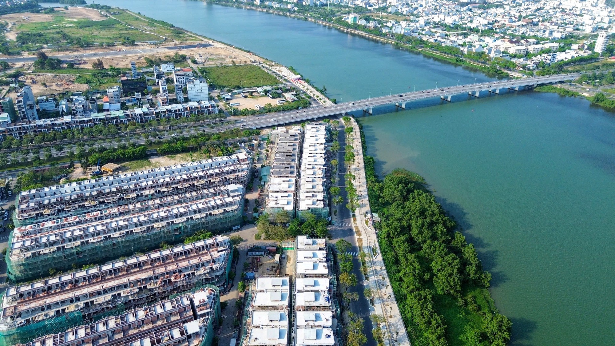 Loạt bất động sản nghìn tỉ ở Đà Nẵng được miễn giấy phép xây dựng- Ảnh 1. Loạt bất động sản nghìn tỉ ở Đà Nẵng được miễn giấy phép xây dựng- Ảnh 1.