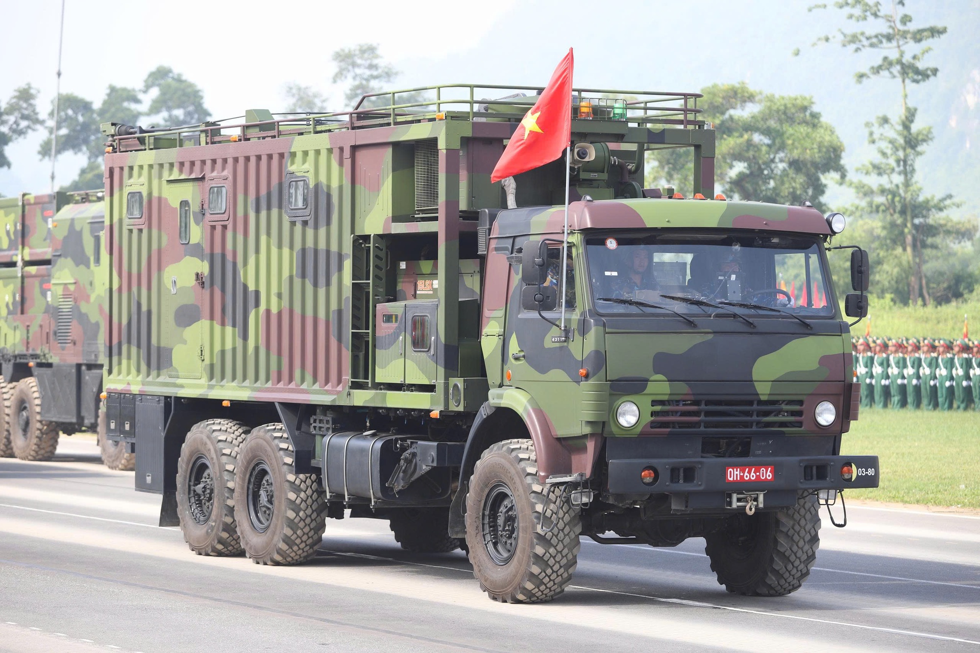Ngắm xe tăng, tên lửa hợp luyện chuẩn bị cho diễu binh đại lễ 2-9- Ảnh 7.