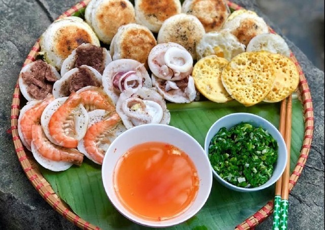 Món bánh Việt lên đài Hàn Quốc: Không phải bánh mì, bánh rán, du khách nhận xét "Tôi tưởng nó đắt lắm"- Ảnh 2. Món bánh Việt lên đài Hàn Quốc: Không phải bánh mì, bánh rán, du khách nhận xét "Tôi tưởng nó đắt lắm"- Ảnh 2.