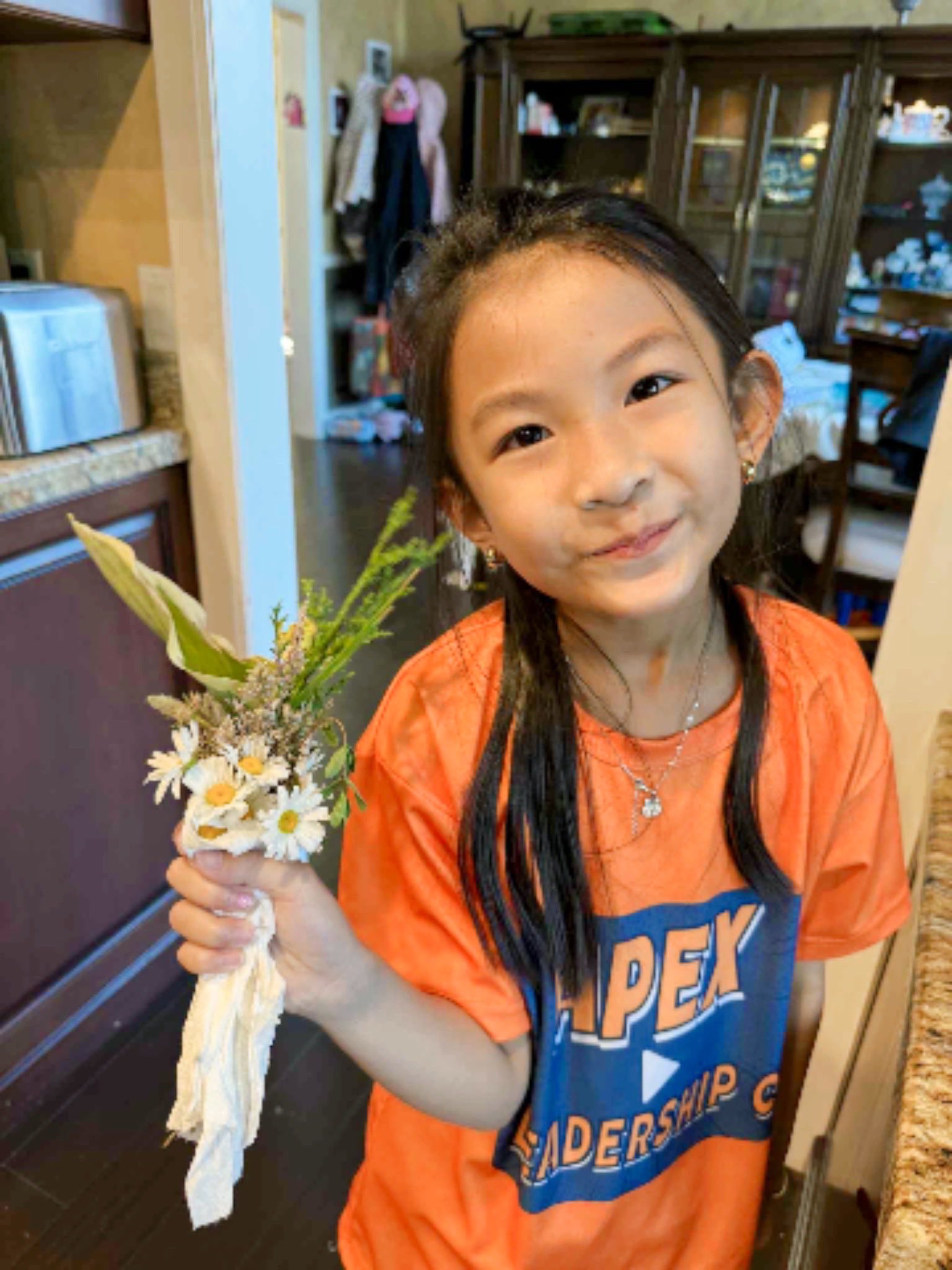 Mẹ ở cữ chăm sóc em bé, con gái đầu lòng của vợ chồng Lam Trường - Yến Phương làm 1 việc khiến ai cũng xúc động- Ảnh 2. Mẹ ở cữ chăm sóc em bé, con gái đầu lòng của vợ chồng Lam Trường - Yến Phương làm 1 việc khiến ai cũng xúc động- Ảnh 2.
