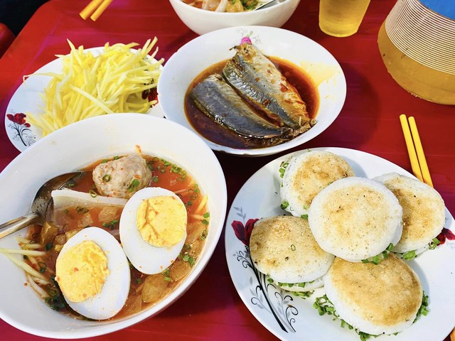 Món bánh Việt lên đài Hàn Quốc: Không phải bánh mì, bánh rán, du khách nhận xét "Tôi tưởng nó đắt lắm"- Ảnh 6. Món bánh Việt lên đài Hàn Quốc: Không phải bánh mì, bánh rán, du khách nhận xét "Tôi tưởng nó đắt lắm"- Ảnh 6.