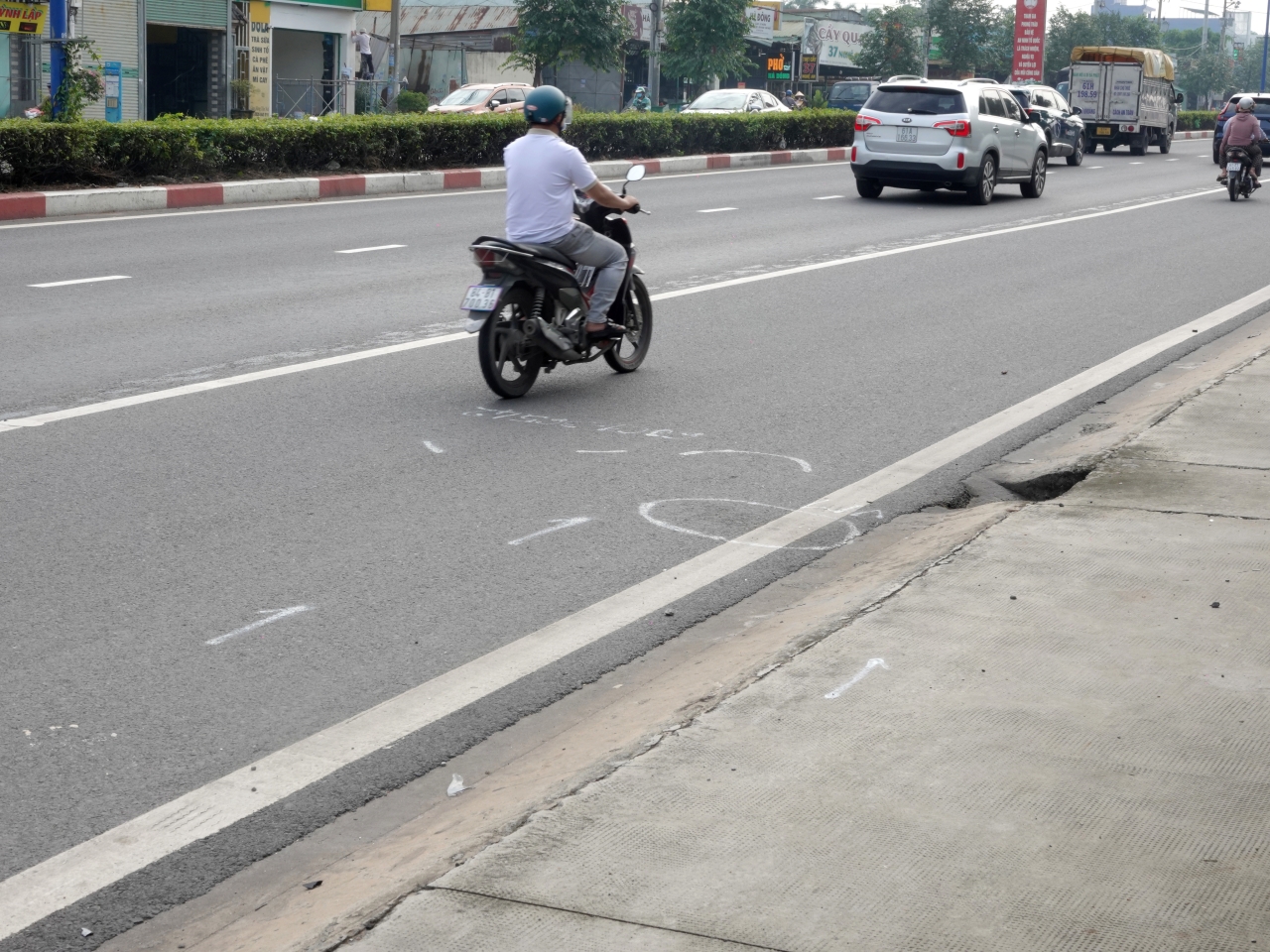 Lời kể xót xa vụ 2 vợ chồng tử vong khi chở con gái đi khám bệnh: Bé gái hoảng loạn nức nở nói "Ba mẹ con đừng có chuyện gì..."- Ảnh 2. Lời kể xót xa vụ 2 vợ chồng tử vong khi chở con gái đi khám bệnh: Bé gái hoảng loạn nức nở nói "Ba mẹ con đừng có chuyện gì..."- Ảnh 2.