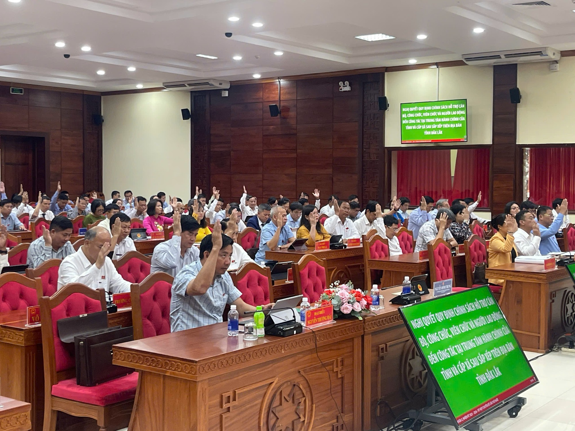 Gần 700 cán bộ làm việc tại tỉnh rộng thứ ba cả nước được hỗ trợ 5 triệu đồng mỗi tháng- Ảnh 1. Gần 700 cán bộ làm việc tại tỉnh rộng thứ ba cả nước được hỗ trợ 5 triệu đồng mỗi tháng- Ảnh 1.