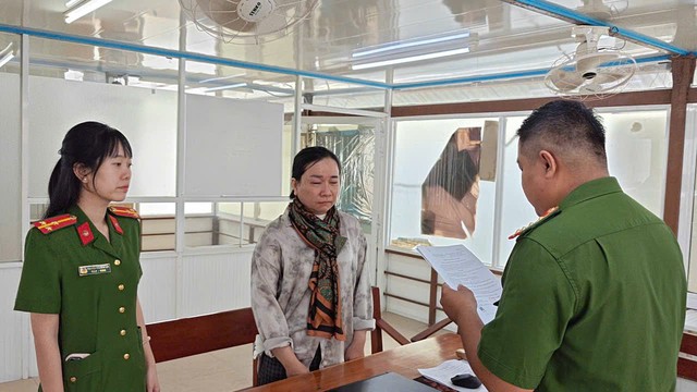 Bắt tạm giam cựu cán bộ ngân hàng Nguyễn Thị Thu Trang- Ảnh 1. Bắt tạm giam cựu cán bộ ngân hàng Nguyễn Thị Thu Trang- Ảnh 1.