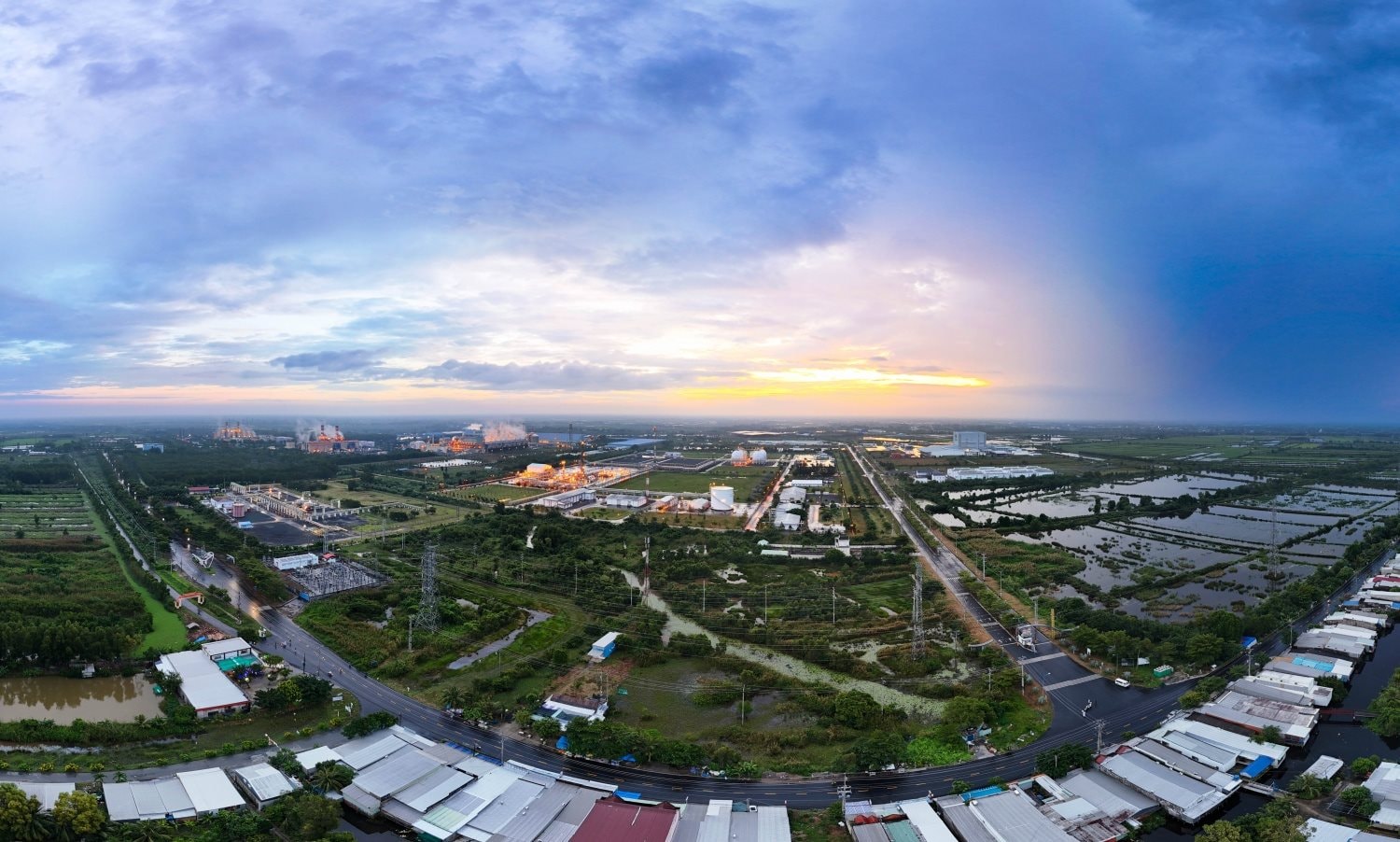 Từ vùng đất ngập mặn cực Nam Việt Nam đã hình thành "trái tim công nghiệp" đều đặn đập gần hai thập kỷ- Ảnh 1. Từ vùng đất ngập mặn cực Nam Việt Nam đã hình thành "trái tim công nghiệp" đều đặn đập gần hai thập kỷ- Ảnh 1.